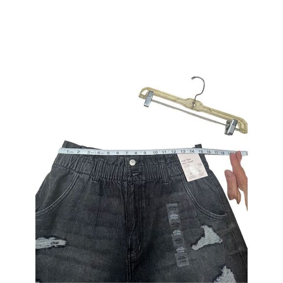 So *High Rise *Mom Shorts *charcoal* distressed, Sz 15/32 NWT - Picture 7 of 10